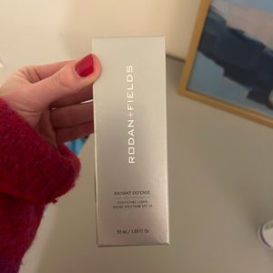 Rodan + Fields Radiant Defense. Perfecting liquid. Broad spectrum SPF 30.